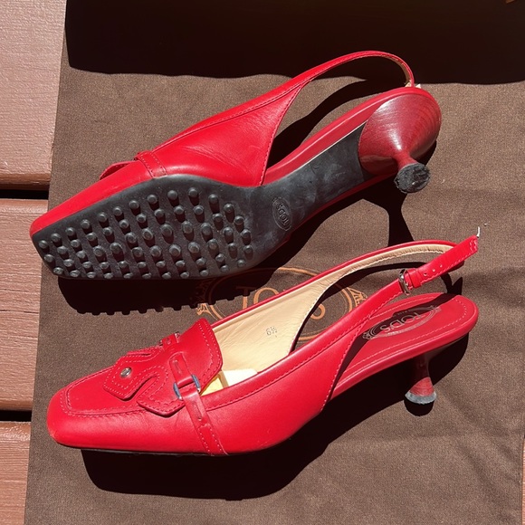 Tod’s Red Leather Kitten Heels - Picture 6 of 7
